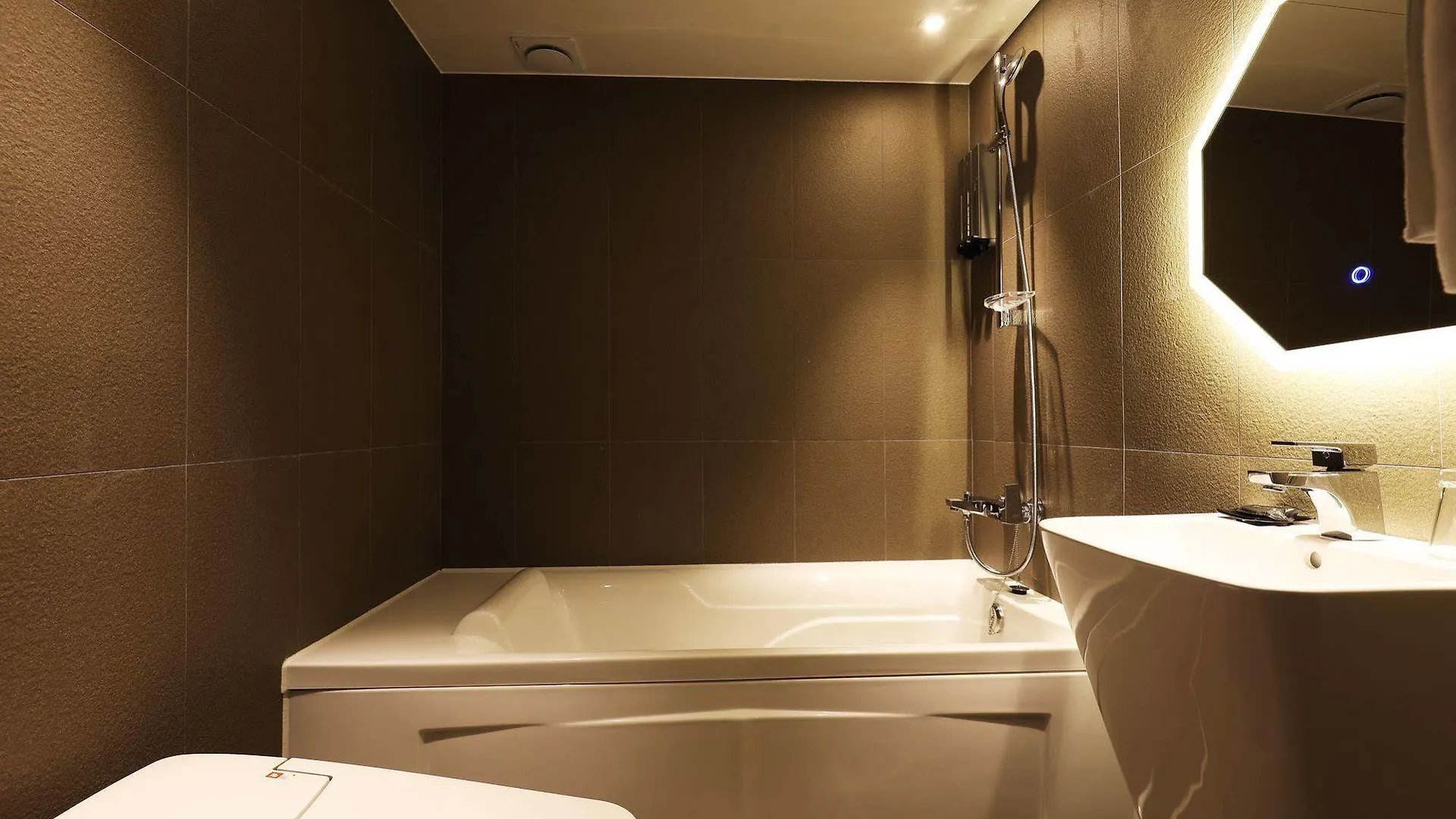 **  Ka Ya La Tree Hotel 서울특별시 대한민국
